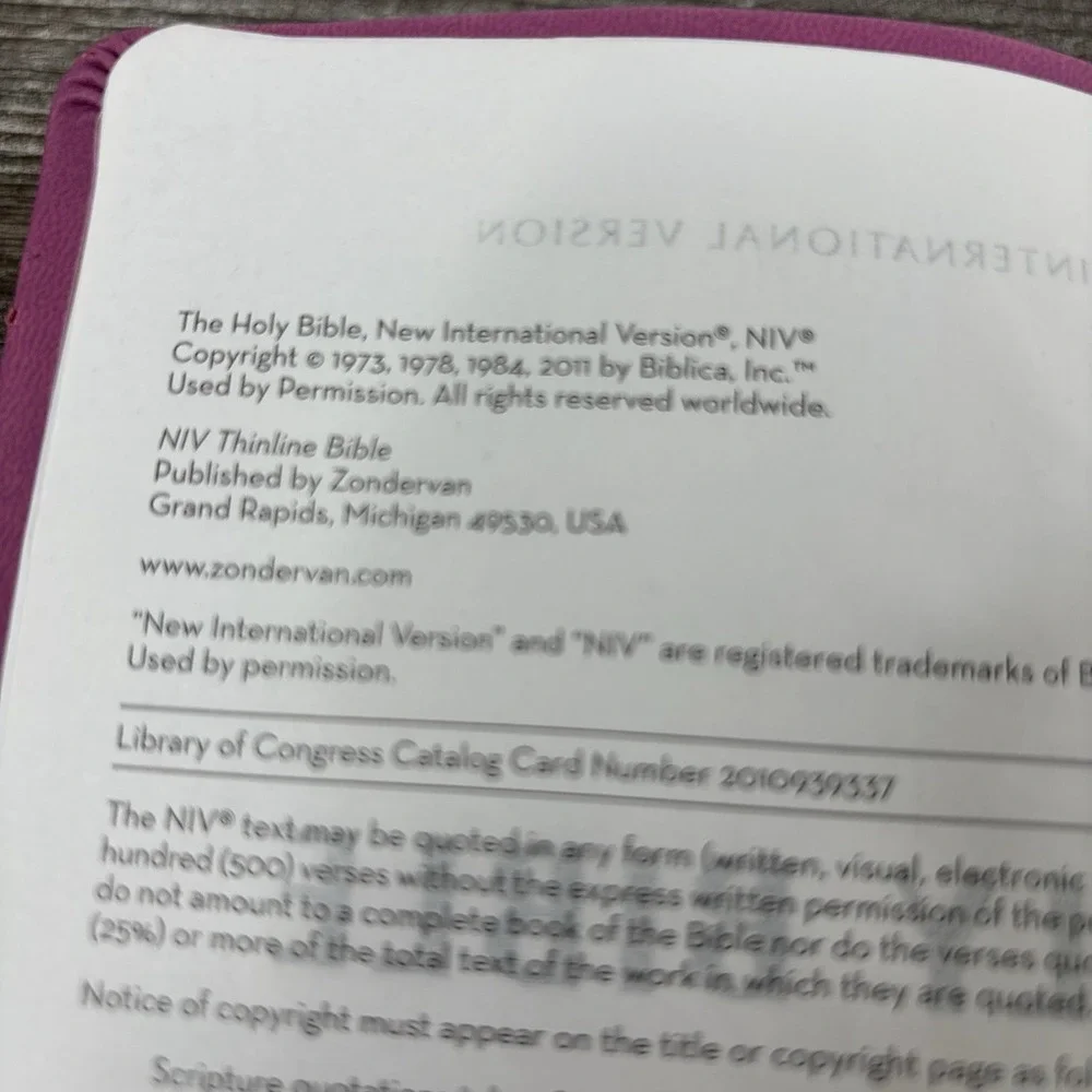 The Holy Bible Thinline NIV New International Version pink Duo Tone Zindervan